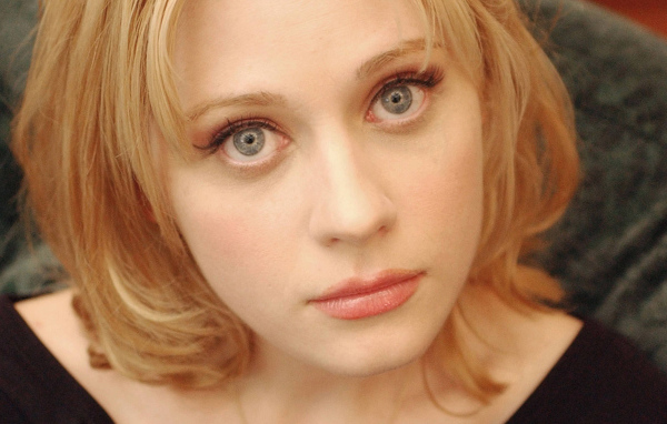 Зоя с серыми глазами