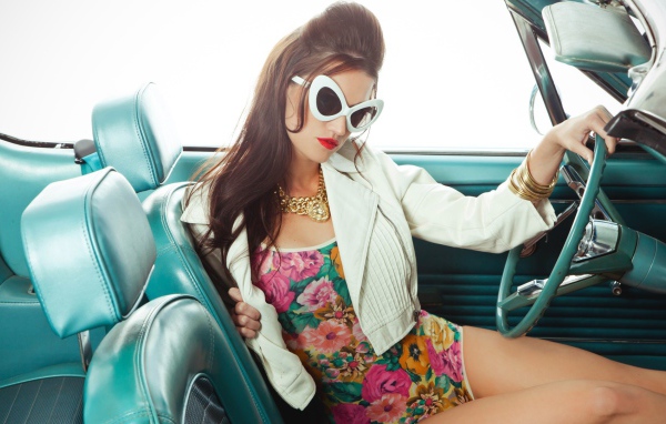 Модель в авто