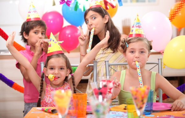 Счастливые гости на день рождения