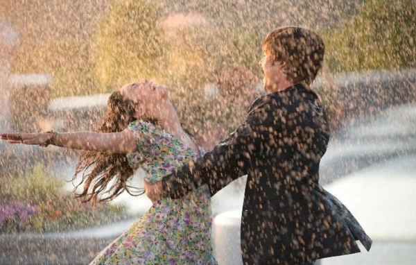 Влюбленные под дождём