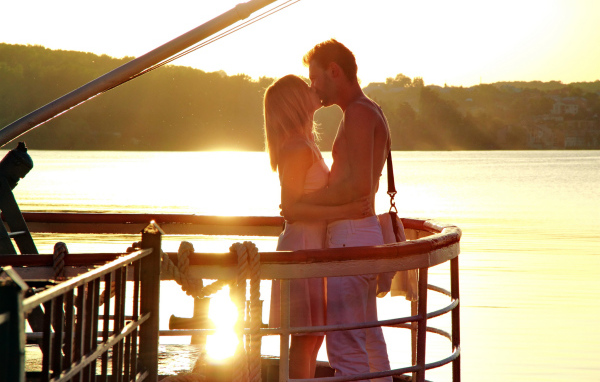 Поцелуй на закате