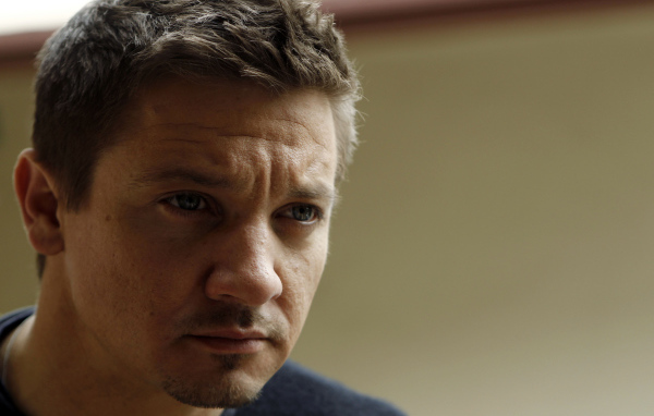 Джереми Реннер актер