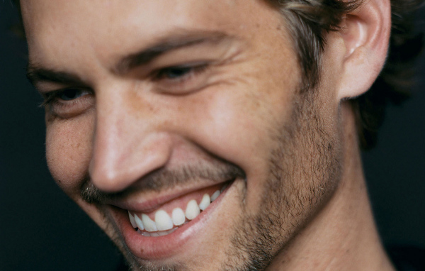  Пол Уокер Простая улыбка