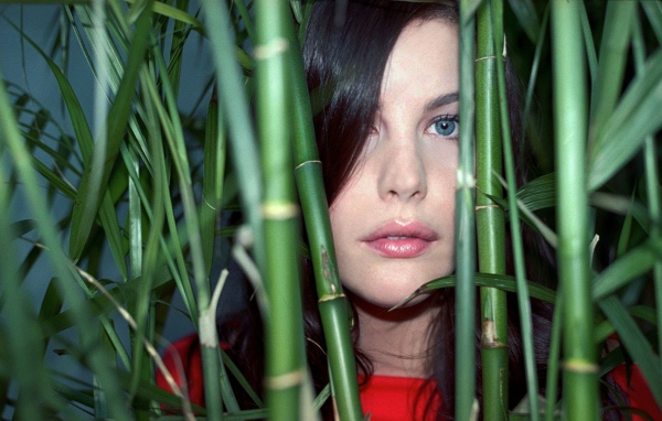 Лив Тайлер в бамбуке