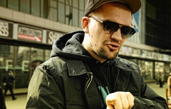 Basta в солнцезащитных очках