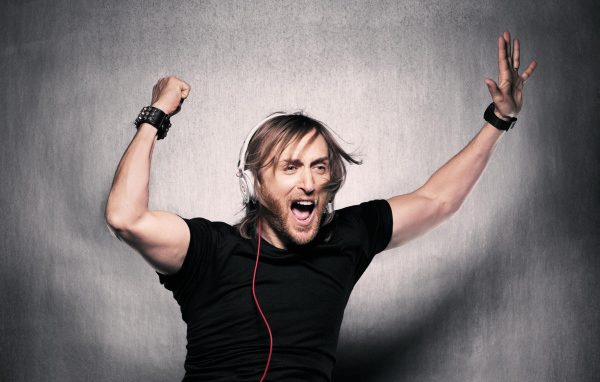 David Guetta в наушниках