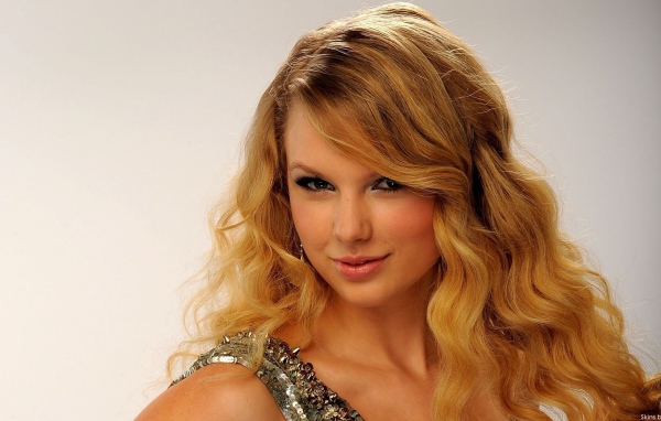 Taylor Swift красивые длинные волосы