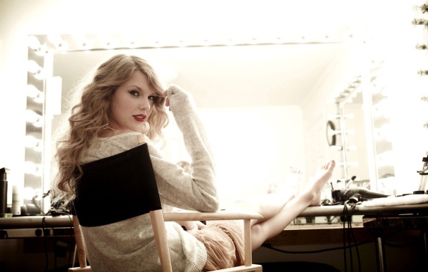 Taylor Swift in в раздевалке