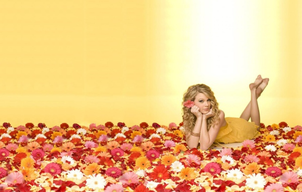 Taylor Swift в цветах