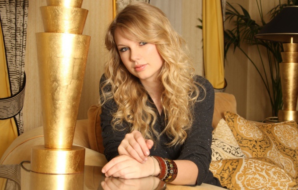 Taylor Swift в Золотой гостиной