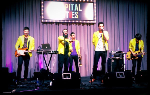 Capital Cities выступают