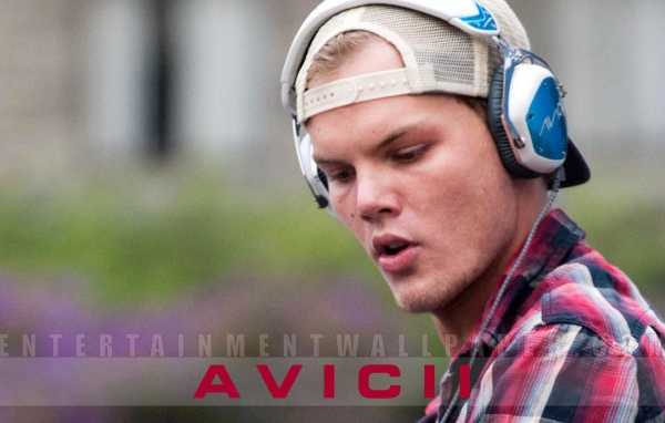 Avicii в наушниках