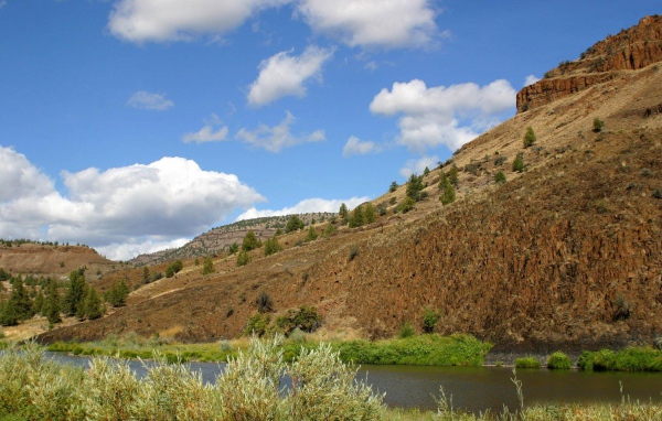 Гора и речка