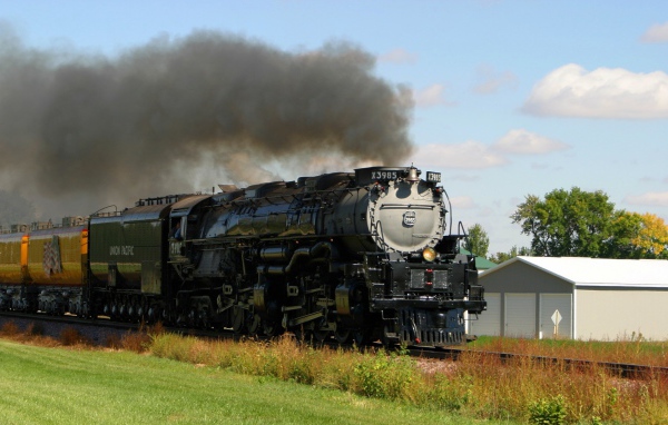 Огромный поезд