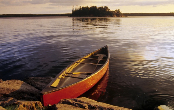 Озеро в Канаде