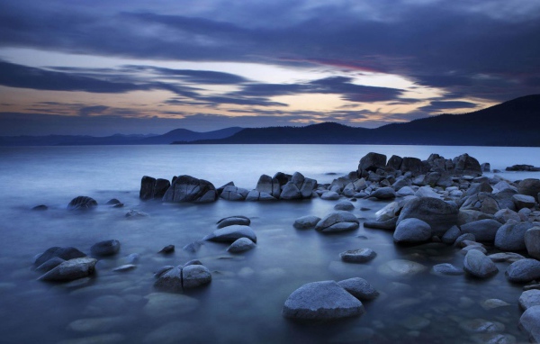 Сумерки на озере