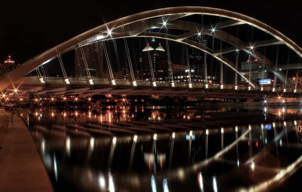 Архитектурный ансамбль на реке