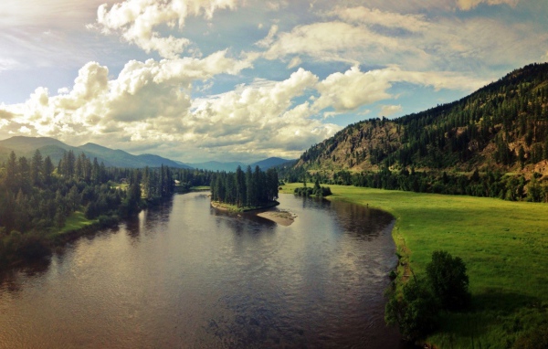 Остров на реке