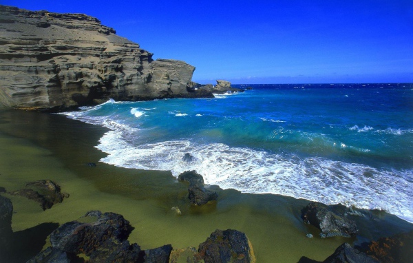 Дикий морской берег