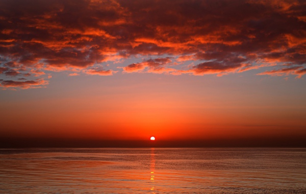 Закат в море