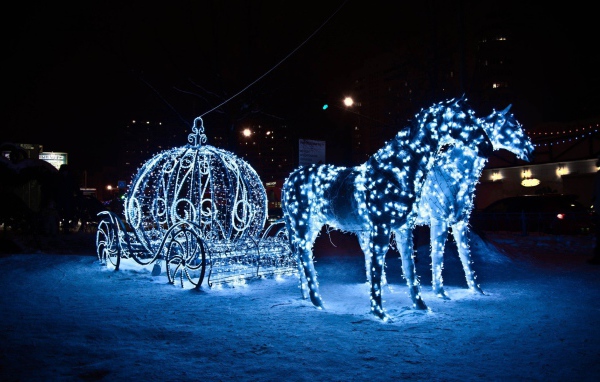 Карета с лошадьми