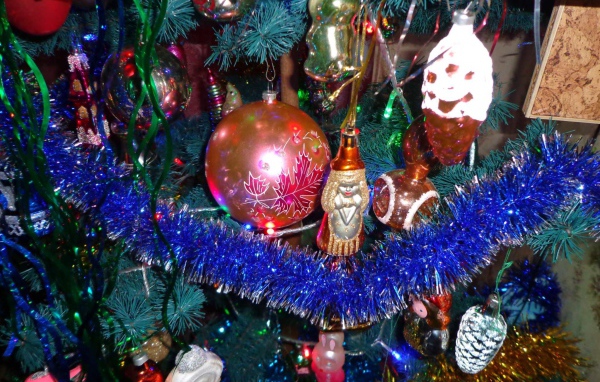 Cтарые елочные игрушки на прищепках