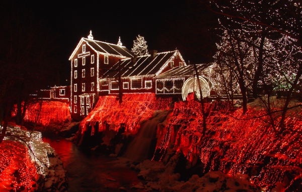 Украшение гирляндами