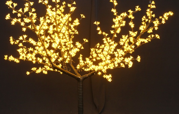 Гирлянды на деревья