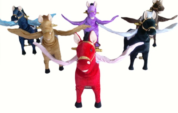 Лошади игрушечные