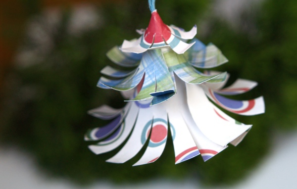 Маленькая Новогодняя елка из бумаги