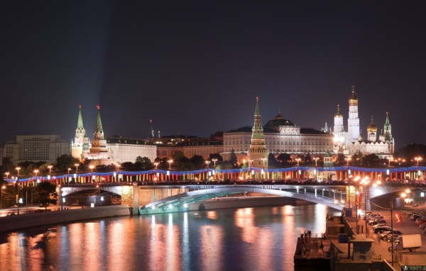 Новый Год у елки в Москве