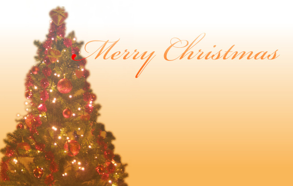 Новогодняя елка в оранжевом фоне