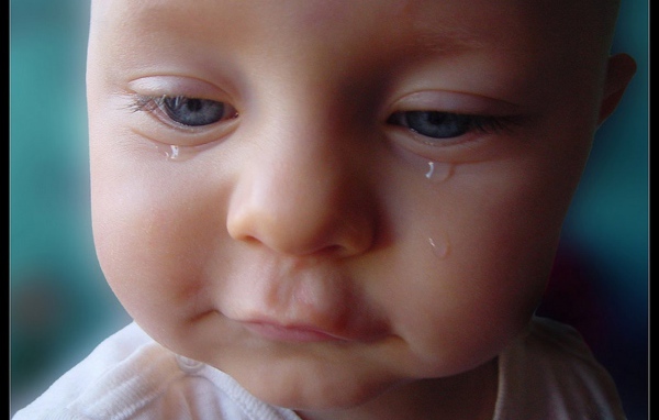 Ребенок плачет