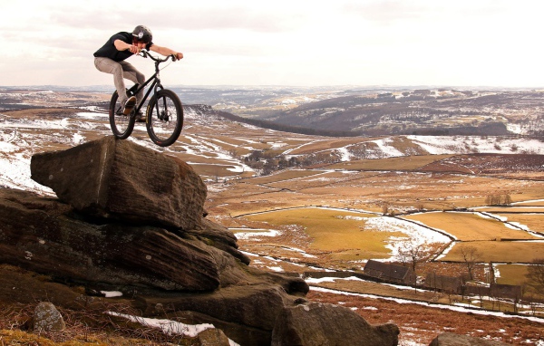 Прыжок с камня