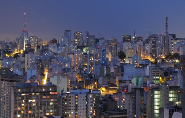 Ночные огни Рио-де-Жанейро