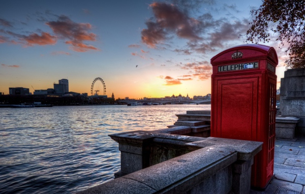 Телефонная будка в Лондоне