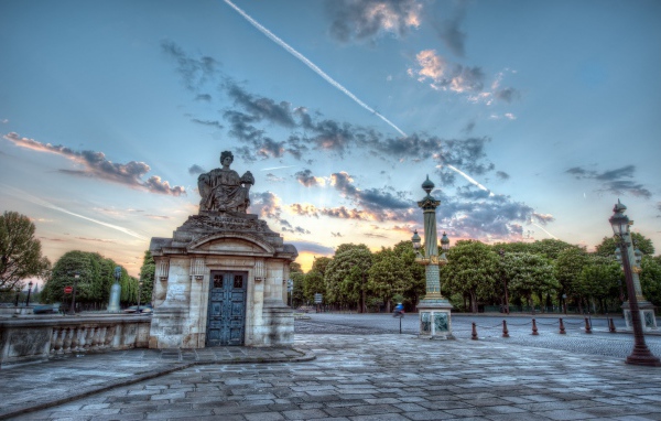 Улица в Париже