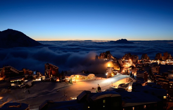 Город в горах Франция