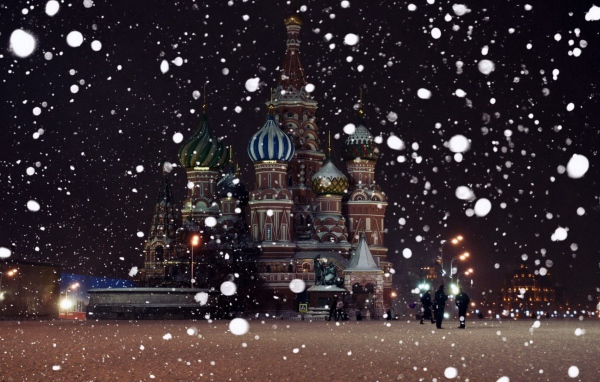 Красная площадь во время снега