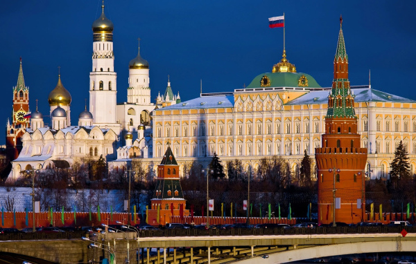 Главные здания в Москве