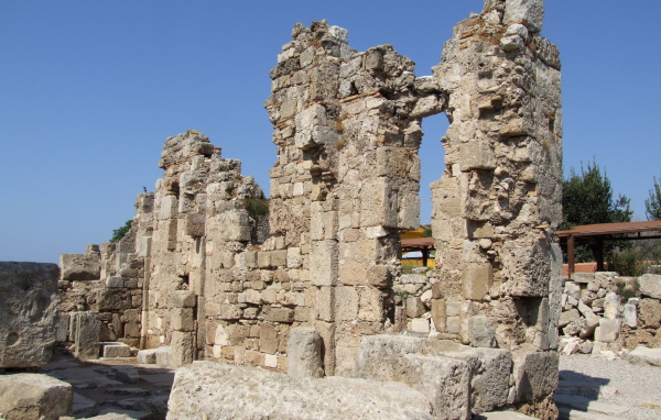 Древние стены Агора Турция