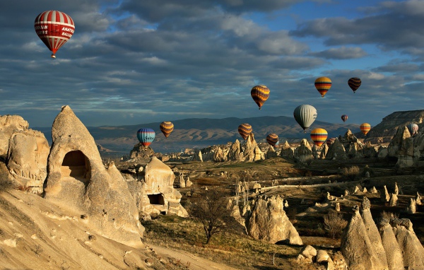 Волшебные дымоходы Турции и воздушные шары