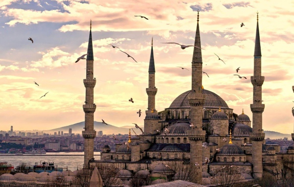 Собор Святой Софии в Турции вечером