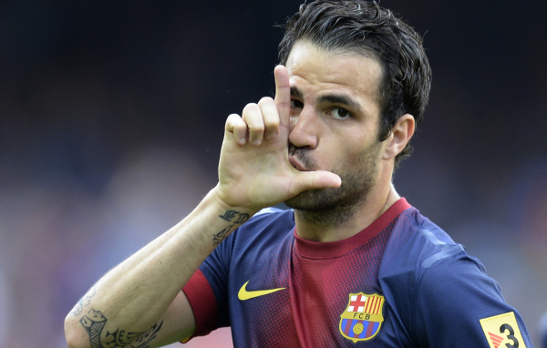 Барселона Франсеск Фабрегас целует палец