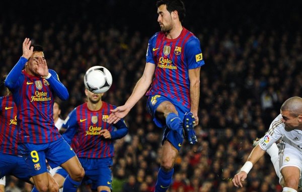 Барселона Серхио Бускетс на поле