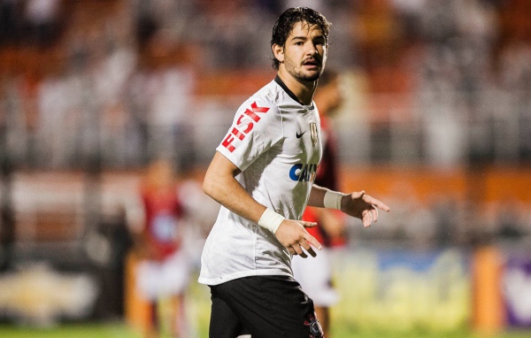 Коринфянам Алешандре Пато на футбольном поле