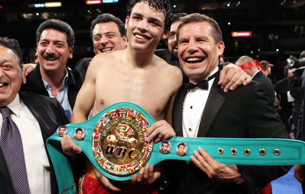 Известный боксер Хулио Сезар Чавес-Sr