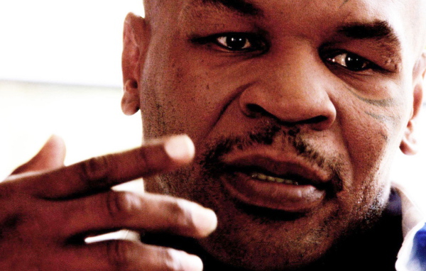 Известный боксер Майк Тайсон крупным планом