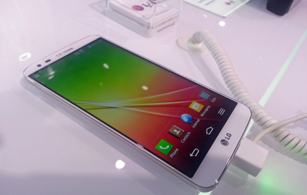 Мобильный телефон LG g2