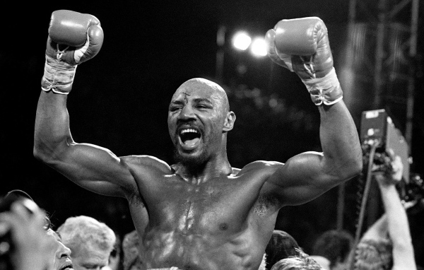 Легендарный боксер Томас Хернс выиграл бой